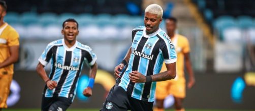Gr&ecirc;mio deve refor&ccedil;ar o elenco, mas n&atilde;o no momento (Lucas Uebel/Gr&ecirc;mio FBPA)