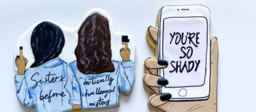 Mulher recebeu uma caixa de biscoitos divertidos (Divulga&ccedil;&atilde;o/Rude Cookies Glasgow)