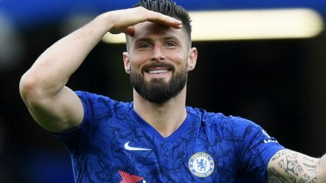 Giroud del Chelsea piacerebbe al Milan.