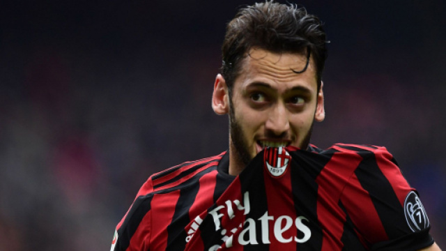 Ancora incerto il futuro di Calhanoglu.