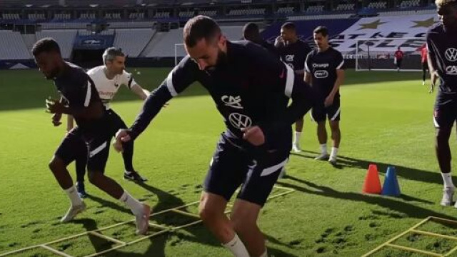 Les Bleus plus concentr&eacute;s que jamais avant leur match face &agrave; la Bulgarie. (cr&eacute;dit capture image FFF YouTube)
