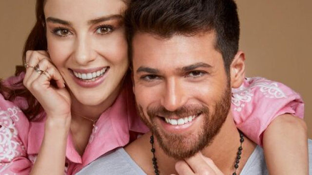 Mr Wrong, spoiler fino al 18/06: Serdar si presenta al matrimonio di Ebru.