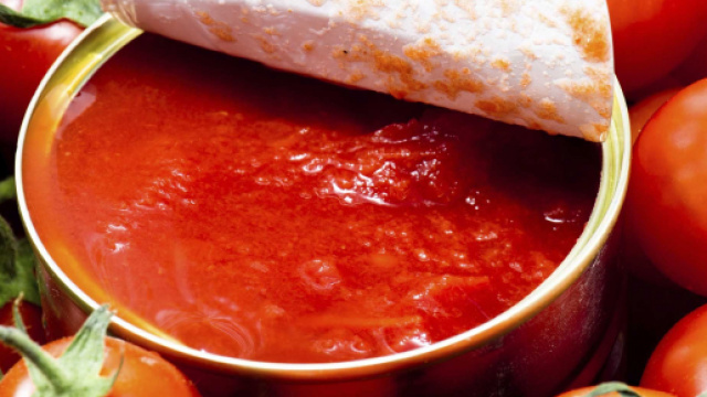 Pomodoro sequestrato in una azienda leader in provincia di Salerno.