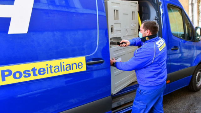 Poste Italiane assume corrieri: sufficiente il diploma, domande entro il 31 luglio.