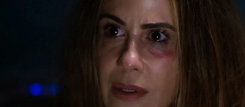 Dominique foge da pol&iacute;cia em 'Salve-se Quem Puder' (Reprodu&ccedil;&atilde;o/TV Globo)