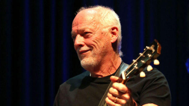 David Gilmour criticato per le sue posizioni sulle riaperture.