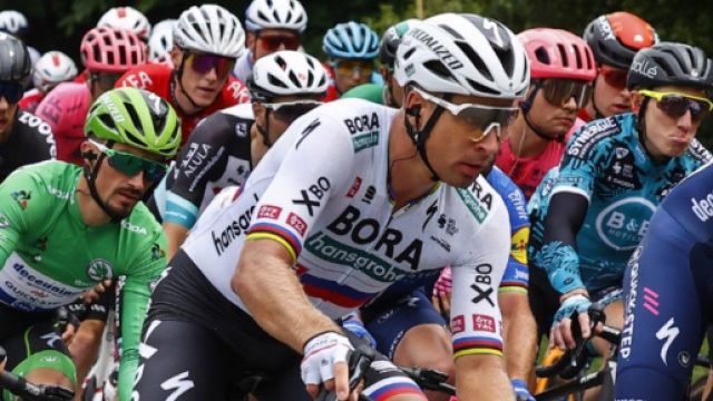 Peter Sagan impegnato al Tour de France.