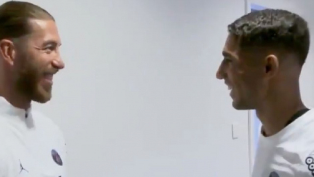 Ramos et Hakimi dans le vestiaire du PSG. (cr&eacute;dit PSG TV, Twitter)