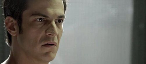 Eric &eacute; preso em 'Pega Pega' (Reprodu&ccedil;&atilde;o/TV Globo)