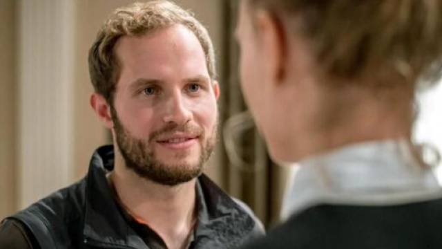 Tempesta d'amore, anticipazioni tedesche: Florian perder&agrave; sensibilit&agrave; a una mano.