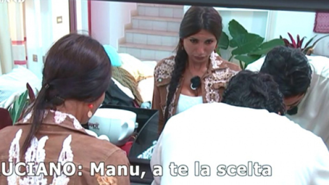 Temptation, il tentatore Luciano far&agrave; una proposta a Manuela: 'Io ci sono sempre, a te la scelta'.