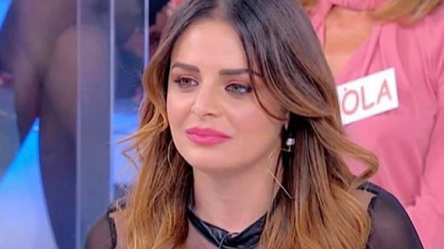 Uomini e Donne, Roberta Di Padua in pausa dai social: 'Devo ritrovare la serenit&agrave; persa'.