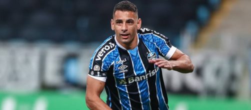 Vasco tem ineteresse em repatriar o atacante Diego Souza (Lucas Uebel/Gr&ecirc;mio)