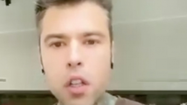 Fedez vs Codacons: 'Vergogna, raccolta fondi paragonata a Malika che compr&ograve; la Mercedes'.