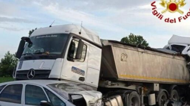 Uomo calabrese muore in un tragico incidente stradale.