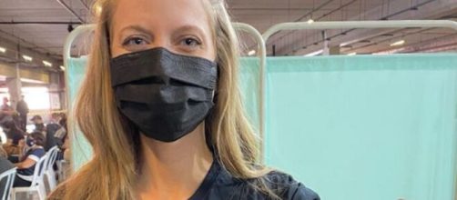 Gabriela Prioli protestou contra Bolsonaro durante vacina&ccedil;&atilde;o (Reprodu&ccedil;&atilde;o/Instagram/@gabrielaprioli)