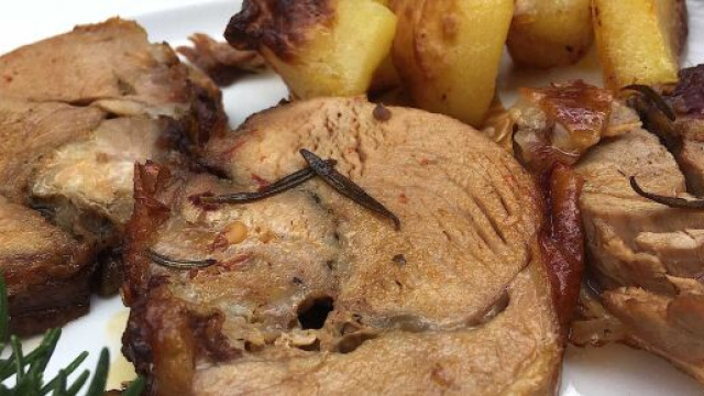 Petto di agnello farcito, un succulento secondo piatto per le grandi occasioni.