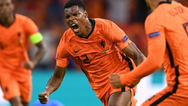 Mercato Inter, piacerebbe Dumfries.