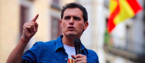 Mario Vargas Llosa estar&aacute; como ponente en el postgrado de Albert Rivera (Instagram, albertriveradiaz)