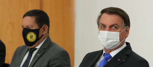 Bolsonaro compara Mour&atilde;o com cunhado: '&agrave;s vezes ele atrapalha' (Marcos Corr&ecirc;a/PR)