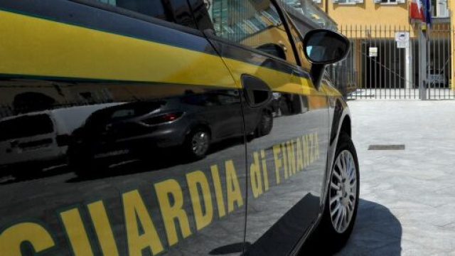 Arrestato commercialista vicino al clan Mallardo.