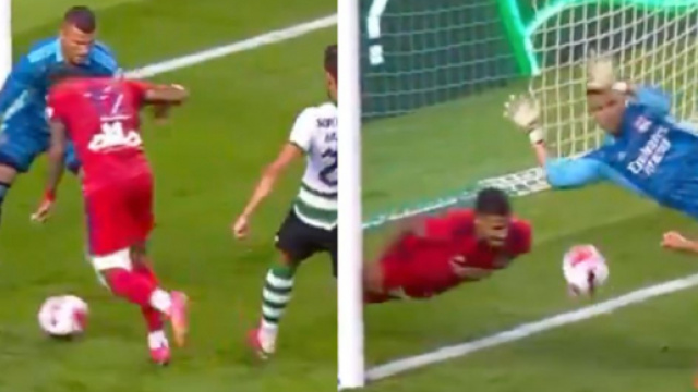 Henrique auteur d'un geste d&eacute;fensif totalement improbable (cr&eacute;dit Twitter)