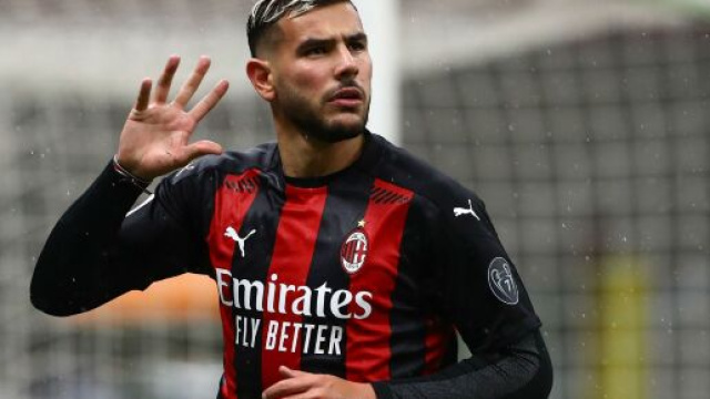 In foto Theo Hernandez, difensore del Milan.