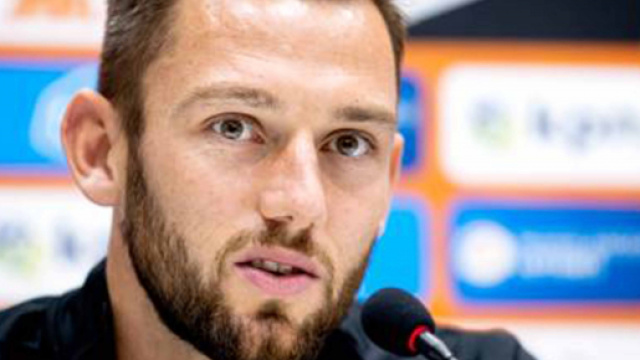 Inter: Stefan De Vrij potrebbe essere ceduto per esigenze di bilancio.