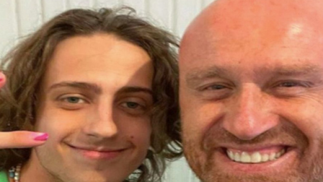 Rudy Zerbi svela in che rapporti &egrave; con Sangiovanni.