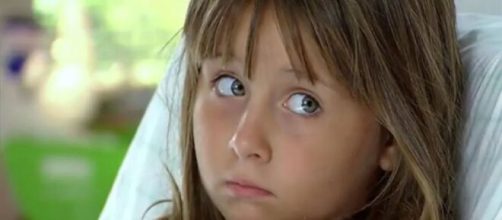 J&uacute;lia &eacute; encaminhada para o m&eacute;dico em 'A Vida da Gente' (Reprodu&ccedil;&atilde;o/TV Globo)