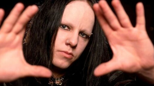 Joey Jordison &egrave; morto a soli 46 anni, &egrave; stato batterista degli Slipknot.