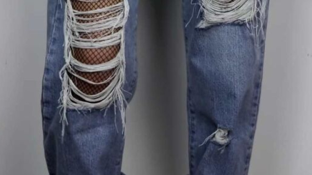 Neha Paswan, 17enne indiana &egrave; stata uccisa dai familiari per avere indossato jeans.