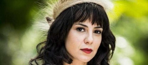 Andr&eacute;ia Horta ganha felicita&ccedil;&otilde;es (Divulga&ccedil;&atilde;o)