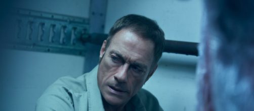 Jean-Claude Van Damme em cena de 'O &Uacute;ltimo Mercen&aacute;rio' (Arquivo Blasting News)