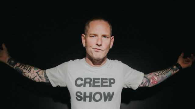 Il cantante degli Slipknot Corey Taylor ha detto la sua sui concerti per i non vaccinati.