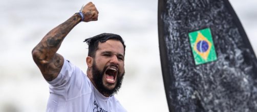 Surfista brasileiro leva ouro no surf em T&oacute;quio (Jonne Roriz/COB)
