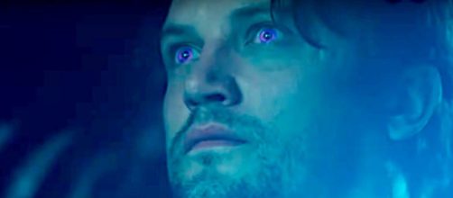 Max gets a message from Jones (Image source: JoBlo Streaming & TV Trailers/YouTube)