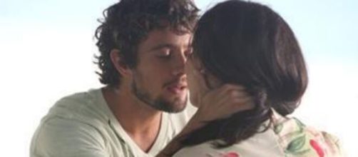 Rodrigo e Manuela em 'A Vida da Gente'. (Reprodu&ccedil;&atilde;o/TV Globo)