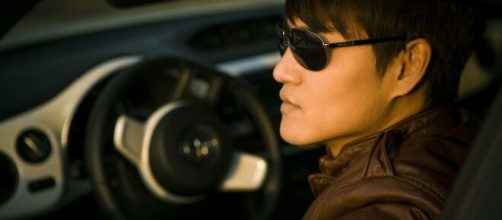 Driving with sunglasses could get you charged in the U.K. (Image source: Pixabay)