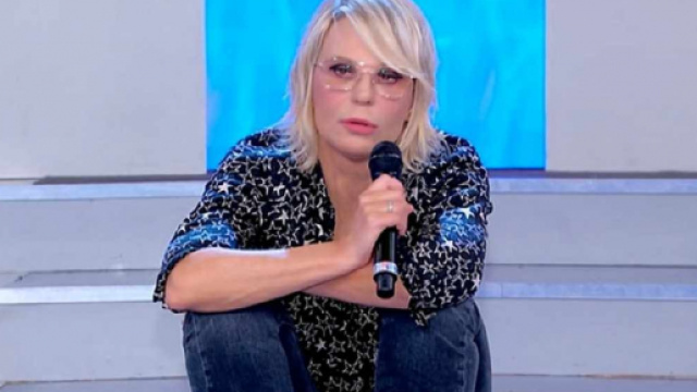 Uomini e Donne, nuove coppie: Nicola vicino ad Eleonora, Luca felice con Elisabetta..