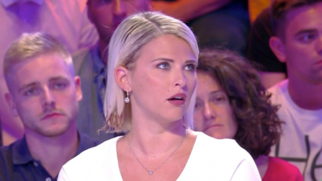 La chroniqueuse de TPMP Kelly Vedovelli. Source : capture d&rsquo;&eacute;cran C8