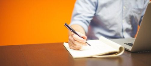 El hombre ten&iacute;a limitaciones f&iacute;sicas y trabajaba como repartidor de paquetes (Pixabay)