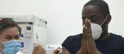 L&aacute;zaro Ramos comemora vacina&ccedil;&atilde;o contra coronav&iacute;rus (Reprodu&ccedil;&atilde;o/Instagram/@olazaroramos)