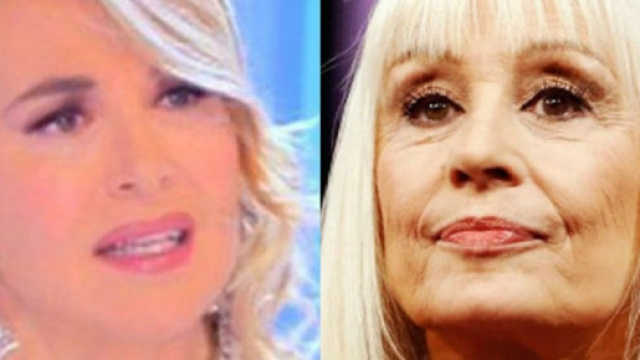 Barebara d'Urso, polemica per il messaggio su Raffaella Carr&agrave;