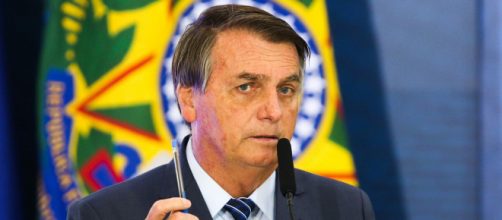 Internet na educa&ccedil;&atilde;o p&uacute;blica: lei 'criou uma situa&ccedil;&atilde;o que amea&ccedil;a o equil&iacute;brio fiscal da Uni&atilde;o, diz Bolsonaro' (Ag&ecirc;ncia Brasil)