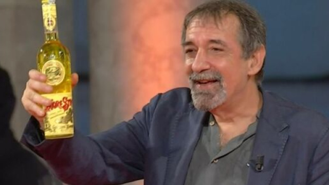 Emanuele Trevi si aggiudica il Premio Strega 2021 con il libro "Due vite", Neri Pozza editore.