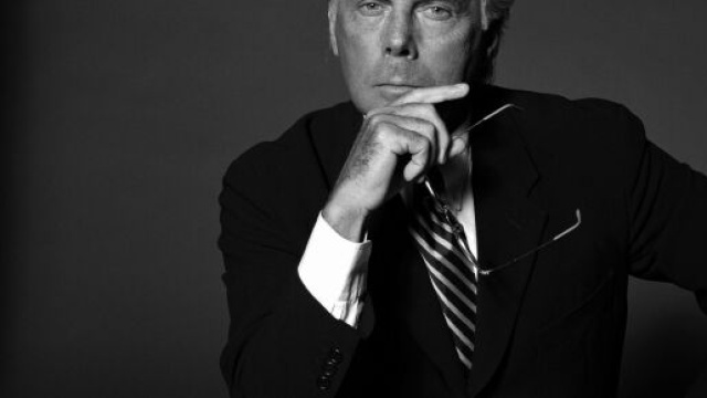 Giorgio Armani, incanta Parigi con il la sfilata Armani Priv&eacute;.