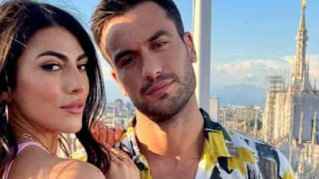 Pierpaolo Pretelli sull'intimit&agrave; con Salemi: 'Sono molto esigente e lei mi accontenta'.