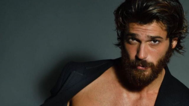 Can Yaman sar&agrave; protagonista accanto a Francesca Chillemi nella fiction Viola come il mare.