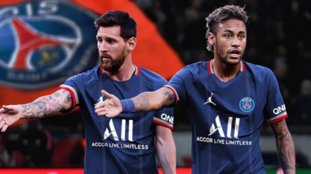 Leo Messi aux c&ocirc;t&eacute;s de Neymar sous le maillot du PSG - Source : capture d'&eacute;cran, jeux vid&eacute;os